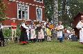 Nynäshamns folkdansare och spelmän i Sagalundparken